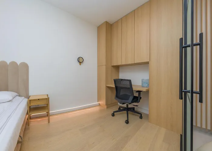 Golden Moon - Portova Gdynia